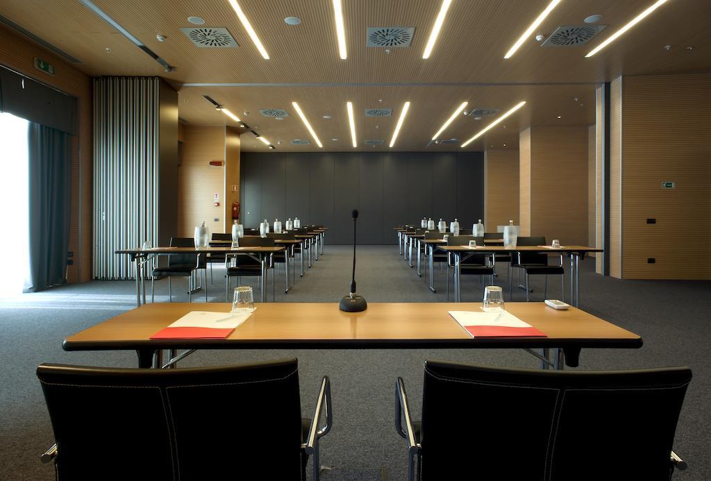 Hotel Domina Milano Fiera Novate Milanese Exterior foto