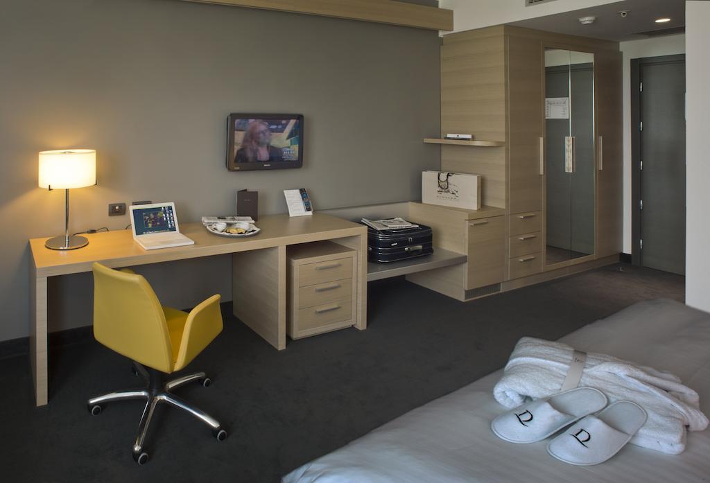 Hotel Domina Milano Fiera Novate Milanese Exterior foto